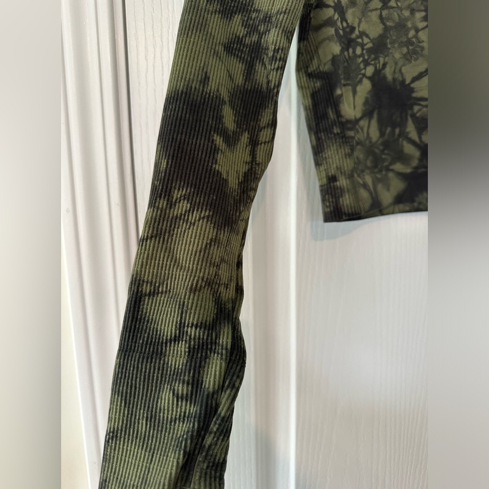 PINK Active tie dye crop long sleeve - Picture 5 of 11